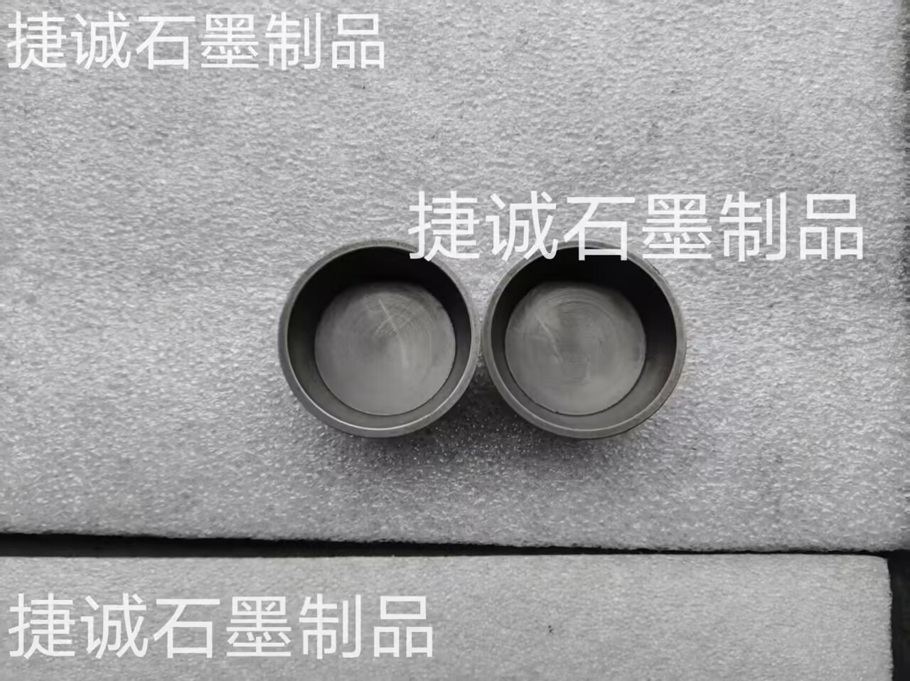 石墨坩堝，光譜純石墨坩堝，高純石墨坩堝，分析儀器石墨坩堝，力可石墨小坩堝，石墨坩堝加工，高純石墨坩堝加工，石墨坩堝加工廠，石墨坩堝生產(chǎn)廠家